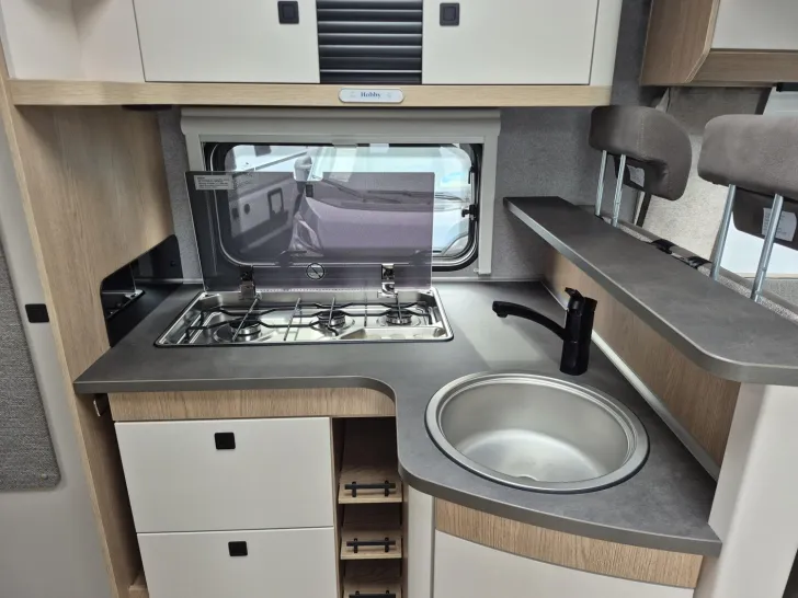 Fahrzeugbild Hobby OnTour T 700 FH Hubbett/Markise #14