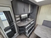 Fahrzeugbild Hobby De Luxe 545 KMF 2000kg/Deichselabdeckung/Antieschlingerkupplung/seperate Dusche #10