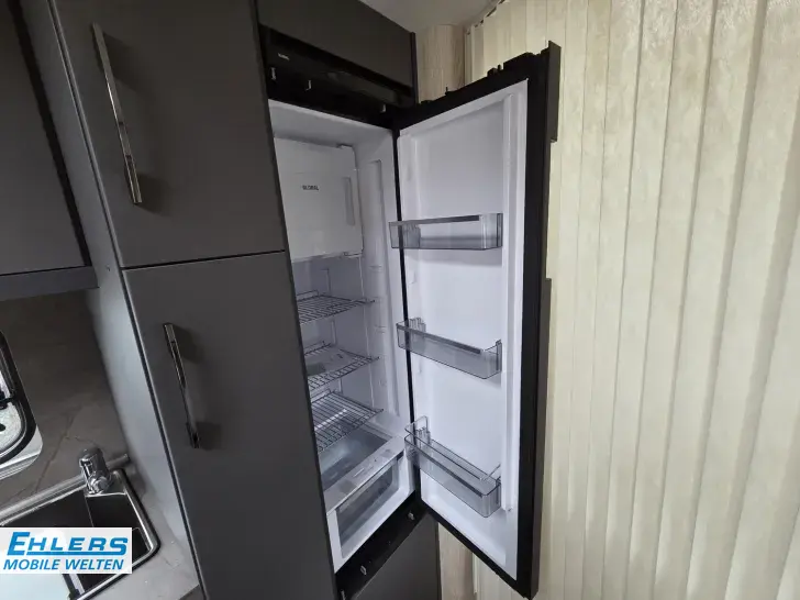 Fahrzeugbild Hobby De Luxe 545 KMF 2000kg/Deichselabdeckung/Antieschlingerkupplung/seperate Dusche #12