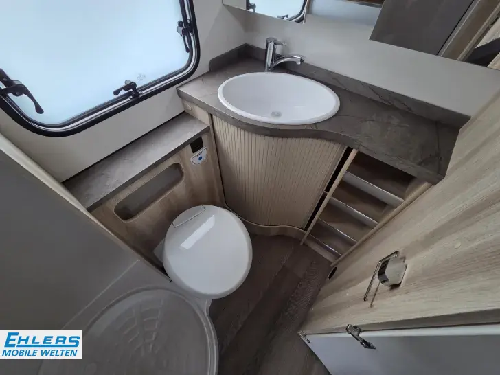 Fahrzeugbild Hobby De Luxe 545 KMF 2000kg/Deichselabdeckung/Antieschlingerkupplung/seperate Dusche #18