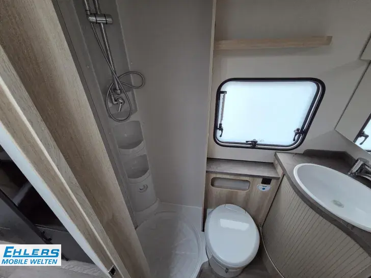 Fahrzeugbild Hobby De Luxe 545 KMF 2000kg/Deichselabdeckung/Antieschlingerkupplung/seperate Dusche #19