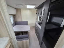 Fahrzeugbild Hobby De Luxe 545 KMF 2000kg/Deichselabdeckung/Antieschlingerkupplung/seperate Dusche #21