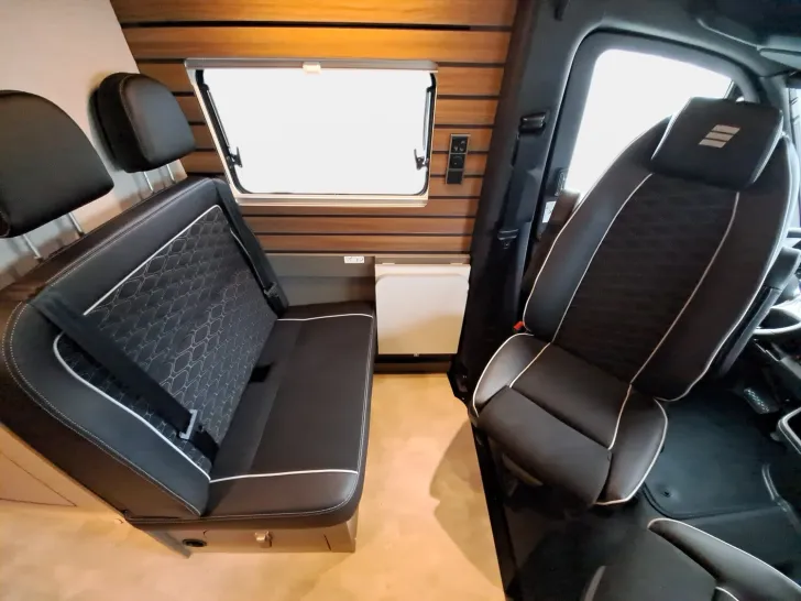 Fahrzeugbild Hymer Grand Canyon S CrossOver 600 Aufstelldach, AHK #17