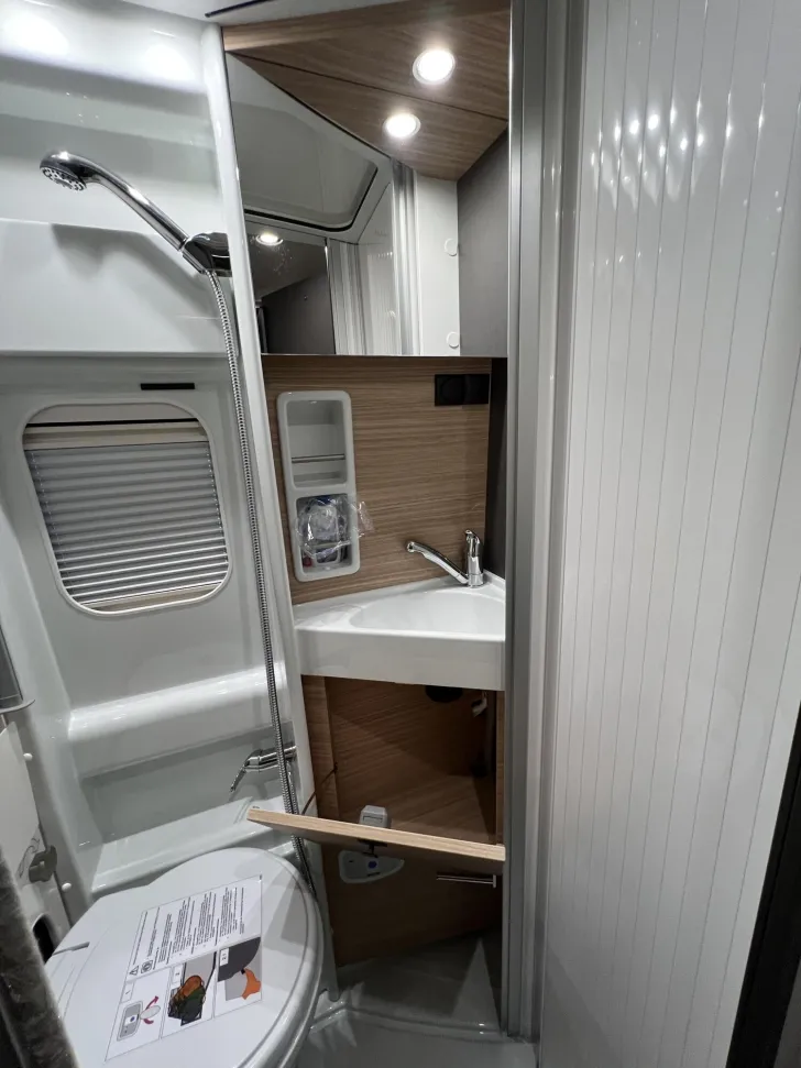 Fahrzeugbild Malibu Van charming GT skyview 640 LE RB (763) #35