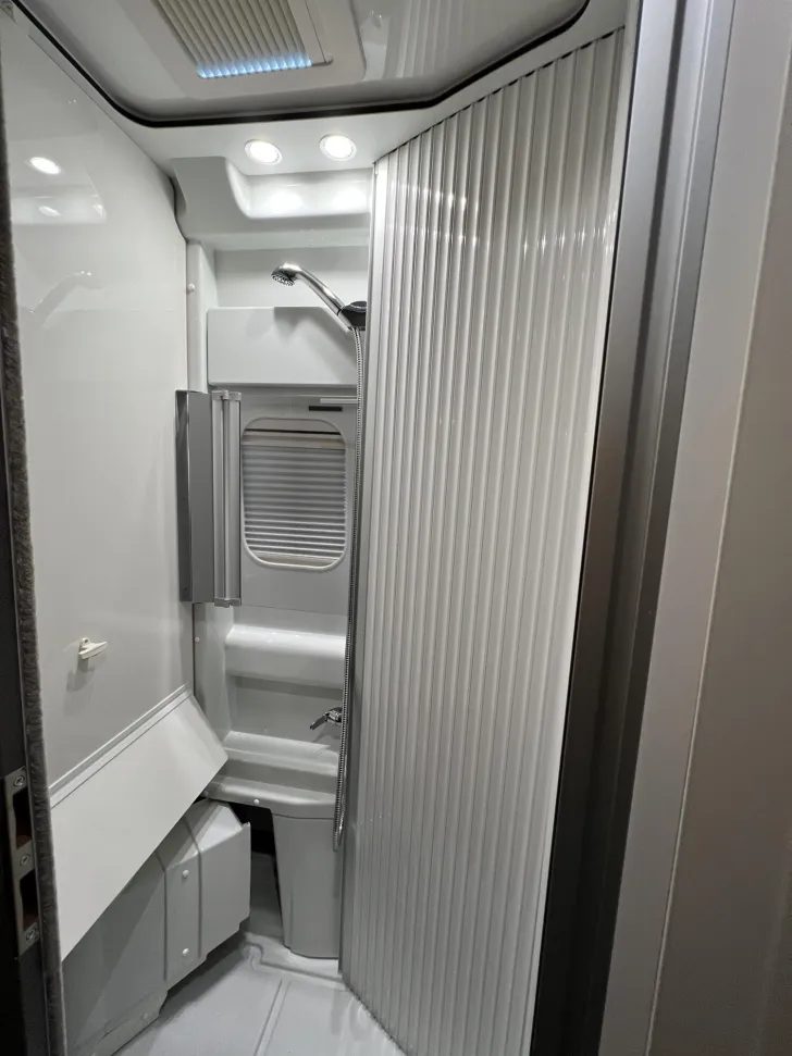 Fahrzeugbild Malibu Van charming GT skyview 640 LE RB (763) #36