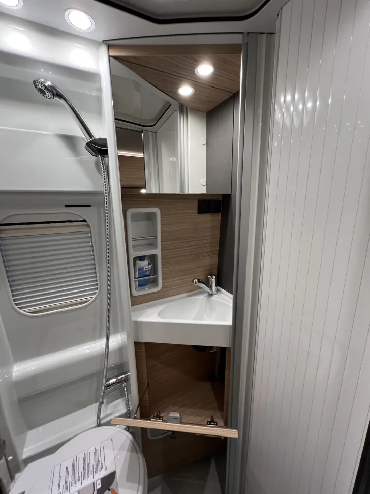 Fahrzeugbild Malibu Van charming GT skyview 640 LE K (769) #33