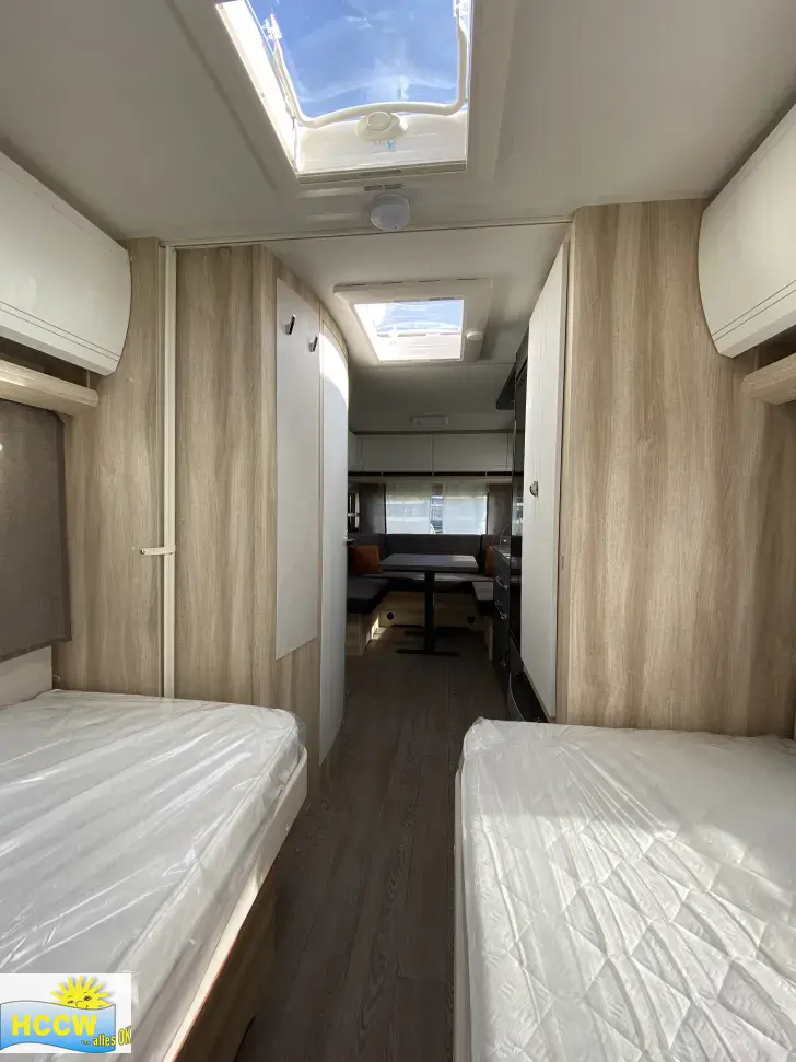 Sicht vorne-hinten Hobby De Luxe 540 UL