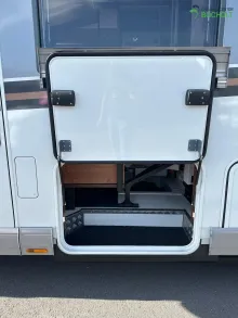 Fahrzeugbild Carthago chic c-line I 4.9 LE L Hubstützenanlage / SAT / Solar #4