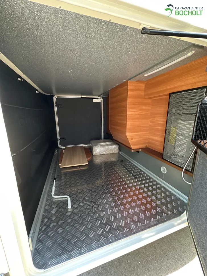 Fahrzeugbild Carthago chic c-line I 4.9 LE L Hubstützenanlage / SAT / Solar #7