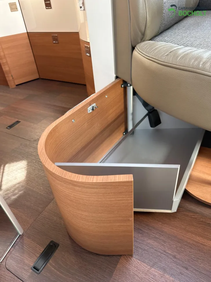 Fahrzeugbild Carthago chic c-line I 4.9 LE L Hubstützenanlage / SAT / Solar #25