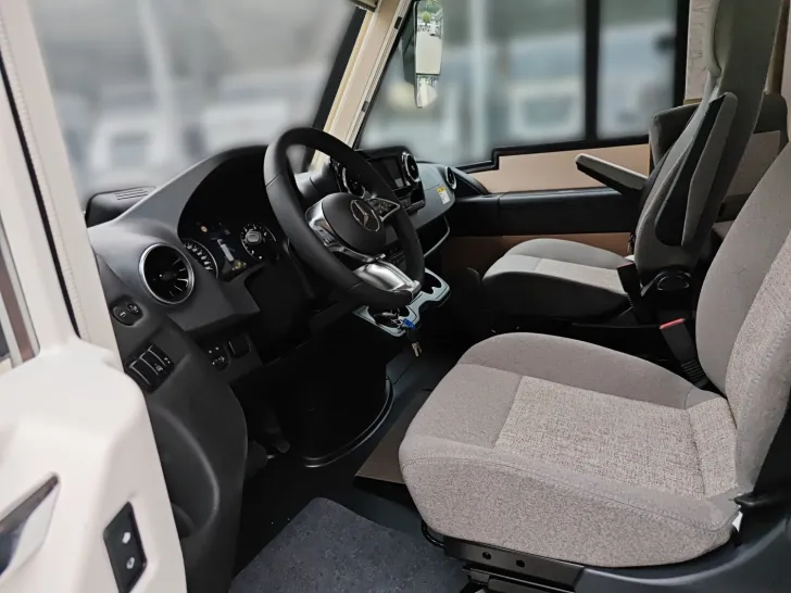 Fahrzeugbild Carthago C2-tourer I 141 KB LE comfort Mercedes #7