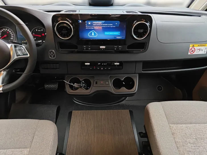 Fahrzeugbild Carthago C2-tourer I 141 KB LE comfort Mercedes #9