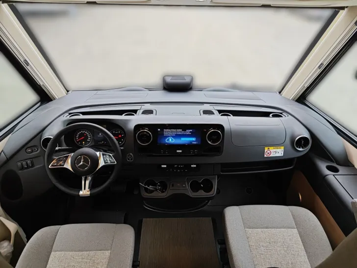 Fahrzeugbild Carthago C2-tourer I 141 KB LE comfort Mercedes #10