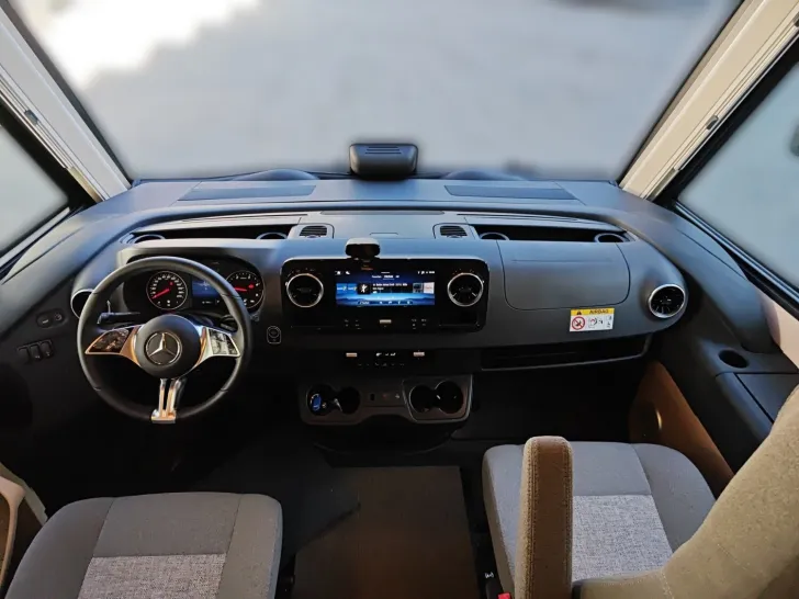 Fahrzeugbild Carthago C2-tourer I 143 KB LE comfort Mercedes #10