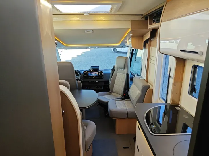 Fahrzeugbild Carthago C2-tourer I 143 KB LE comfort Mercedes #20