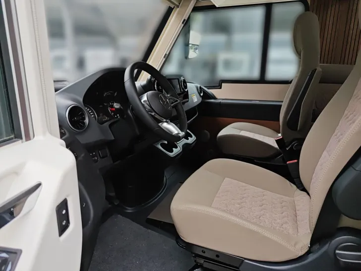 Fahrzeugbild Carthago C2-tourer I 145 RB LE comfort Mercedes #7