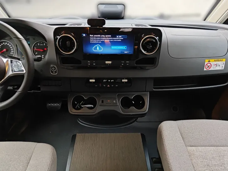 Fahrzeugbild Carthago C2-tourer I 143 KB LE comfort Mercedes #9