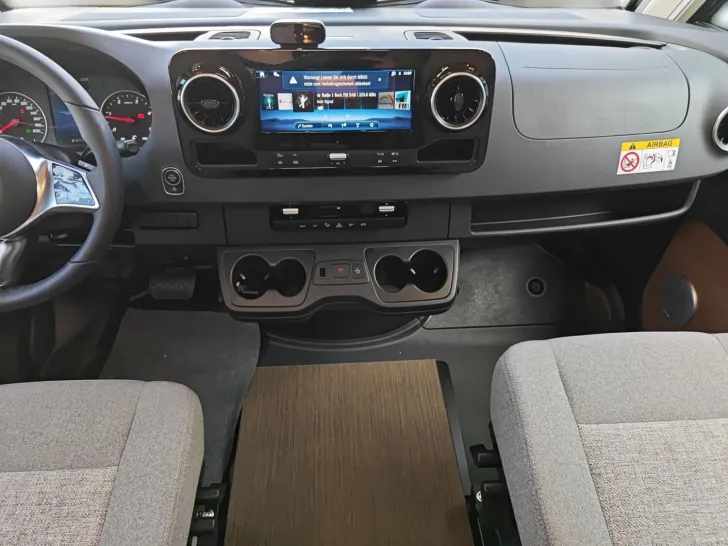 Fahrzeugbild Carthago C2-tourer I 143 KB LE comfort Mercedes #9