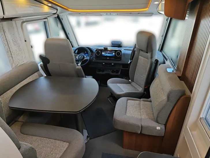 Fahrzeugbild Carthago C2-tourer I 143 KB LE comfort Mercedes #11