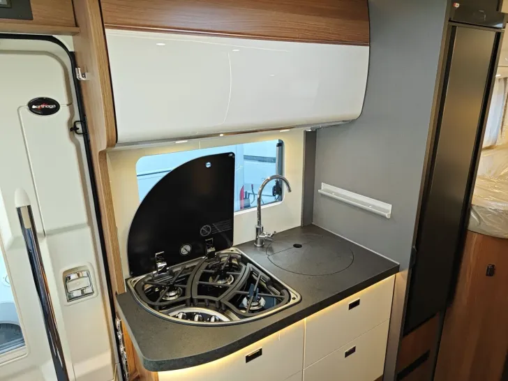 Fahrzeugbild Carthago C2-tourer I 143 KB LE comfort Mercedes #13