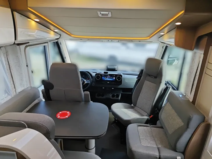 Fahrzeugbild Carthago C2-tourer I 147 RB LE L comfort Mercedes #11