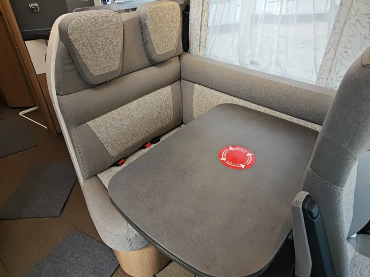 Fahrzeugbild Carthago C2-tourer I 147 RB LE L comfort Mercedes #12