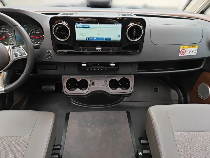 Fahrzeugbild Carthago chic c-line I 4.9 LE Mercedes #9