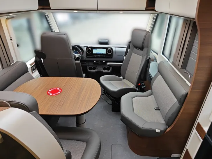 Fahrzeugbild Carthago chic c-line I 4.9 LE Mercedes #11