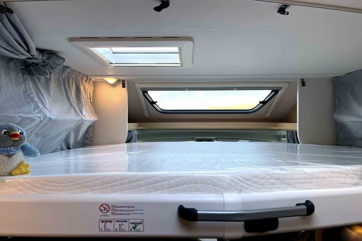 Fahrzeugbild Sunlight T SUB TS67 Hubbett | Markise | 5 Gurtpl. #10