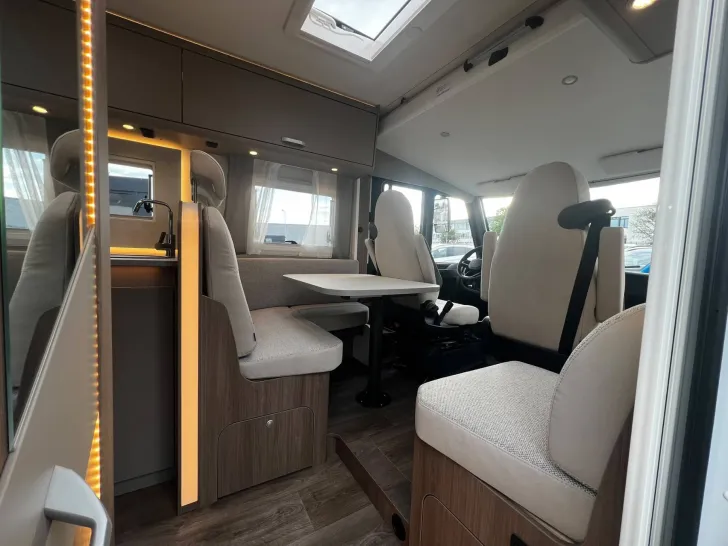 Fahrzeugbild Carado I 447 Pro+Solar+Combi 6E+Optik Paket+Gr Kühlschr #15