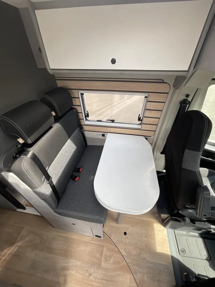 Fahrzeugbild Crosscamp ELMNT 6.4 ES Peugeot Schwenkbad, Automatik #8