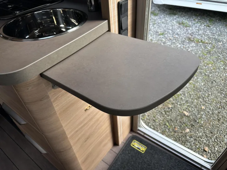 Fahrzeugbild Knaus Südwind BLACK SELECTION 460 EU 1700 KG, Gaspaket #6