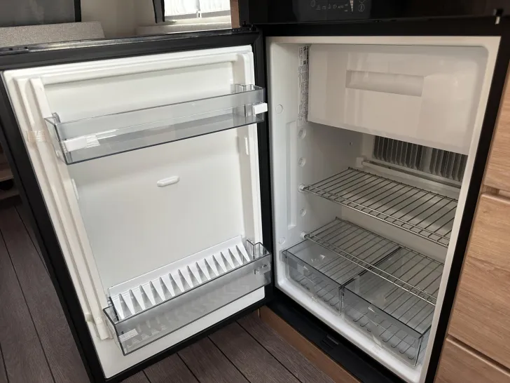 Fahrzeugbild Knaus Südwind BLACK SELECTION 460 EU 1700 KG, Gaspaket #8