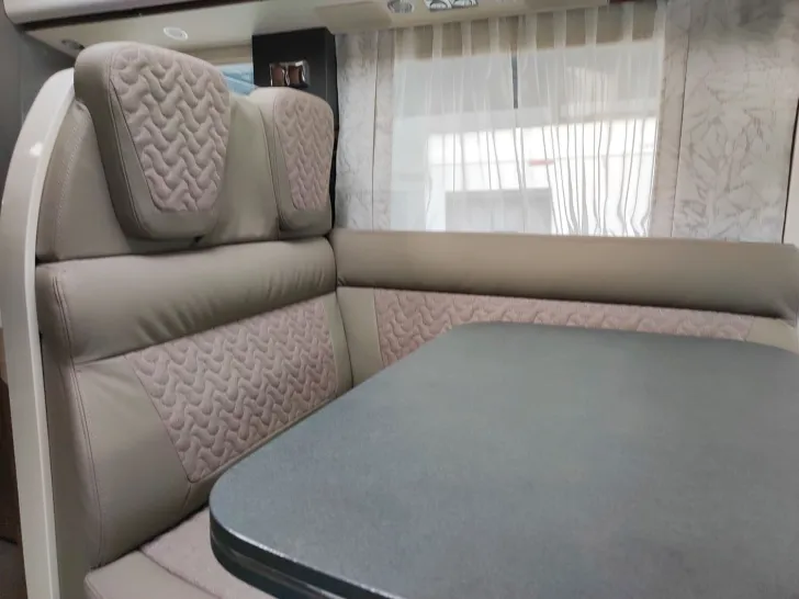 Fahrzeugbild Carthago C2-tourer I 145 RB LE comfort Mercedes #12