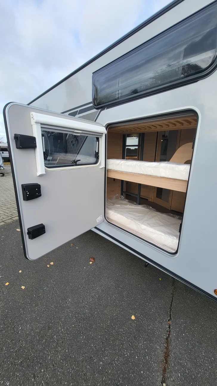 Fahrzeugbild Knaus Südwind 500 QDK Black Selection 3 Etagenbett mit Garagentür #17