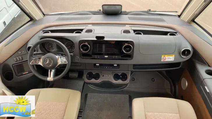 Fahrerhaus Carthago chic c-line I 4.9 LE L Mercedes Super Paket + 32" TV