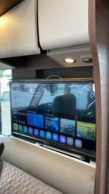 TV Carthago chic c-line I 4.9 LE L Mercedes Super Paket + 32" TV