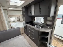 Fahrzeugbild Hobby De Luxe 540 KMFe/Modell 2027/Fußbodenerwärmung #13