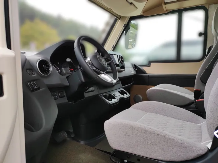 Fahrzeugbild Carthago C2-tourer I 143 KB LE comfort Mercedes #7