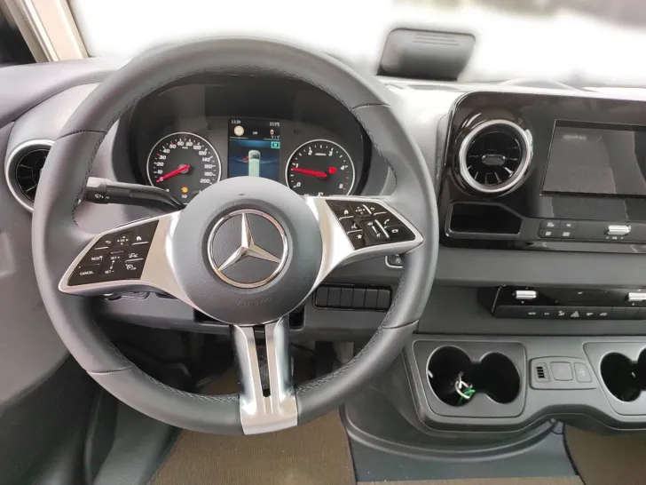 Fahrzeugbild Carthago C2-tourer I 143 KB LE comfort Mercedes #8