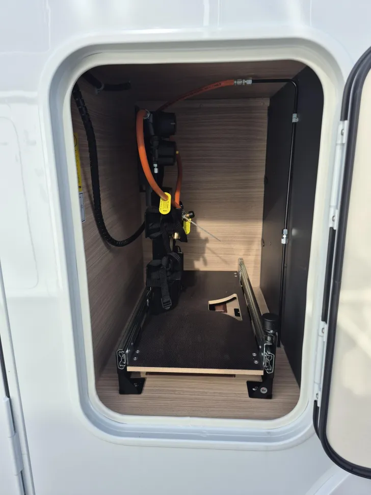 Fahrzeugbild Hobby Maxia T 710 GE /Combi 6E/SAT-TV/Heckstützen #8