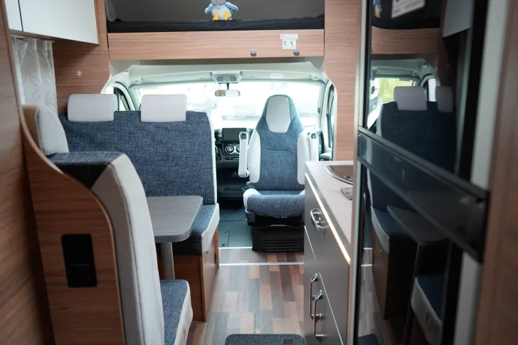 Fahrzeugbild Weinsberg CaraHome 650 DG Markise | Navi | 6 Gurtplätze #9