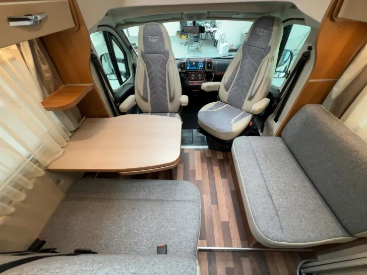 Fahrzeugbild Knaus Van Ti 650 MG/1.Hand/Festbett/Markise/AHK/Garage #8