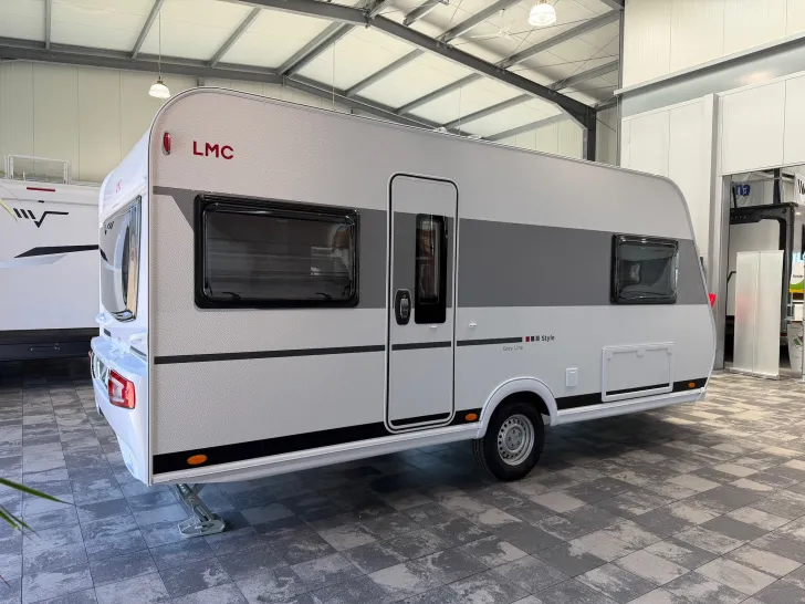 Fahrzeugbild LMC Style 440 D #24