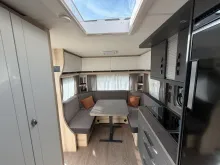 Fahrzeugbild Hobby De Luxe 460 UFe/1.500 kg/Modell 2027 #5