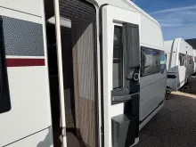 Fahrzeugbild Hobby De Luxe 460 UFe/1.500 kg/Modell 2027 #18