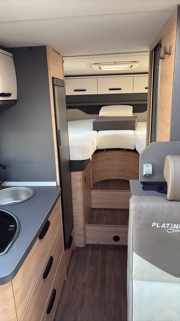 Sicht vorne-hinten Knaus L!VE TI 650 MEG Platinum Selection sofort