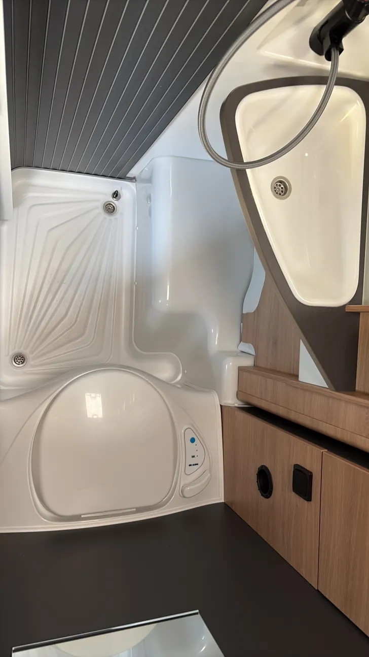 Toilette Knaus L!VE TI 650 MEG Platinum Selection sofort
