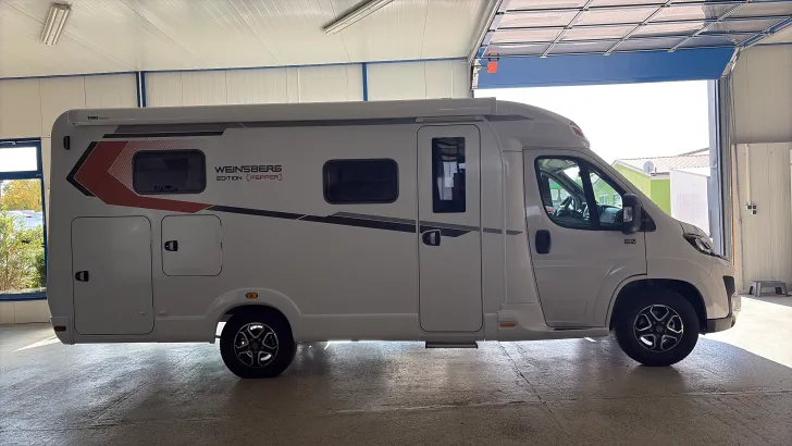 Seitlich Weinsberg CaraCompact EDITION PEPPER 600 MEG Sofort verfügbar
