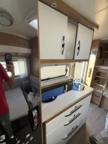 Fahrzeugbild Hobby De Luxe 490 KMF #8